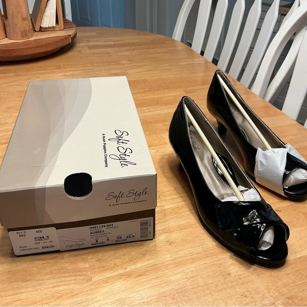 Soft Style Glossy Black Peep Toe Heels